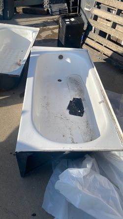 Bath tub