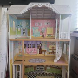 Fancy Dollhouse