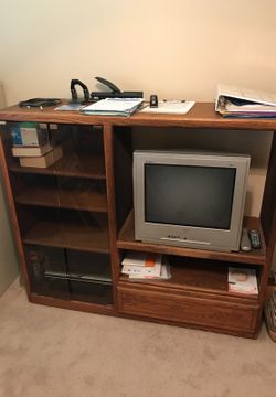 Entertainment Center w Tv