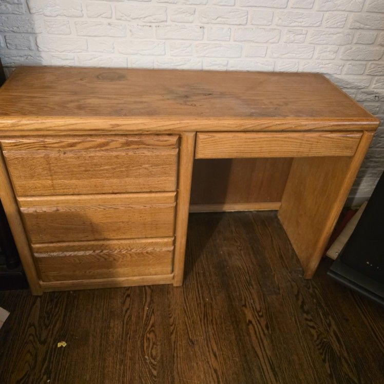 Free Desk