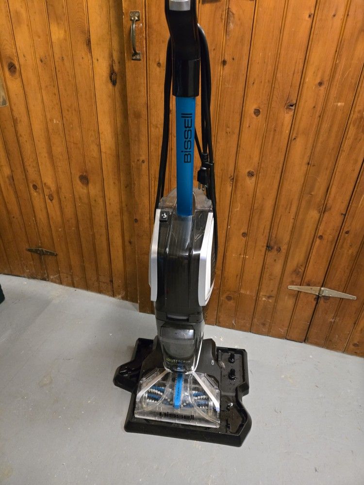 Bissel CARPET CLEANER