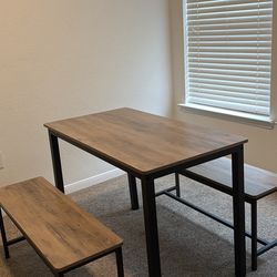 Breakfast nook / dining