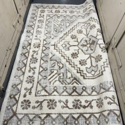 Threshold Kensington Persian-Style Rug 7’×10’