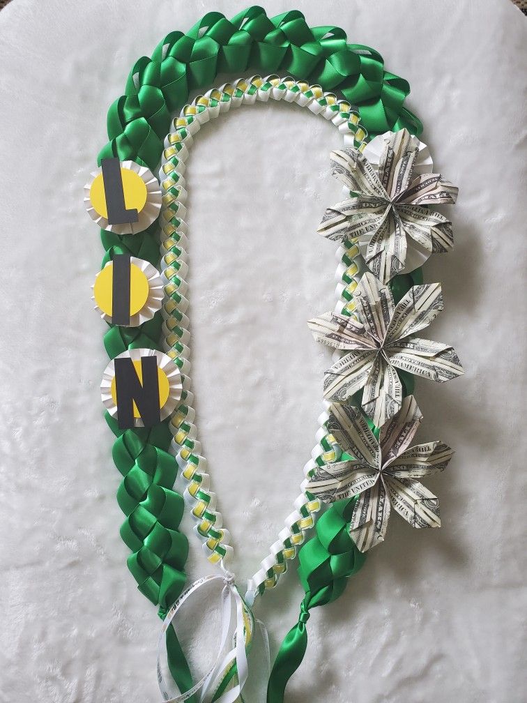 Graduation Ribbon Lei