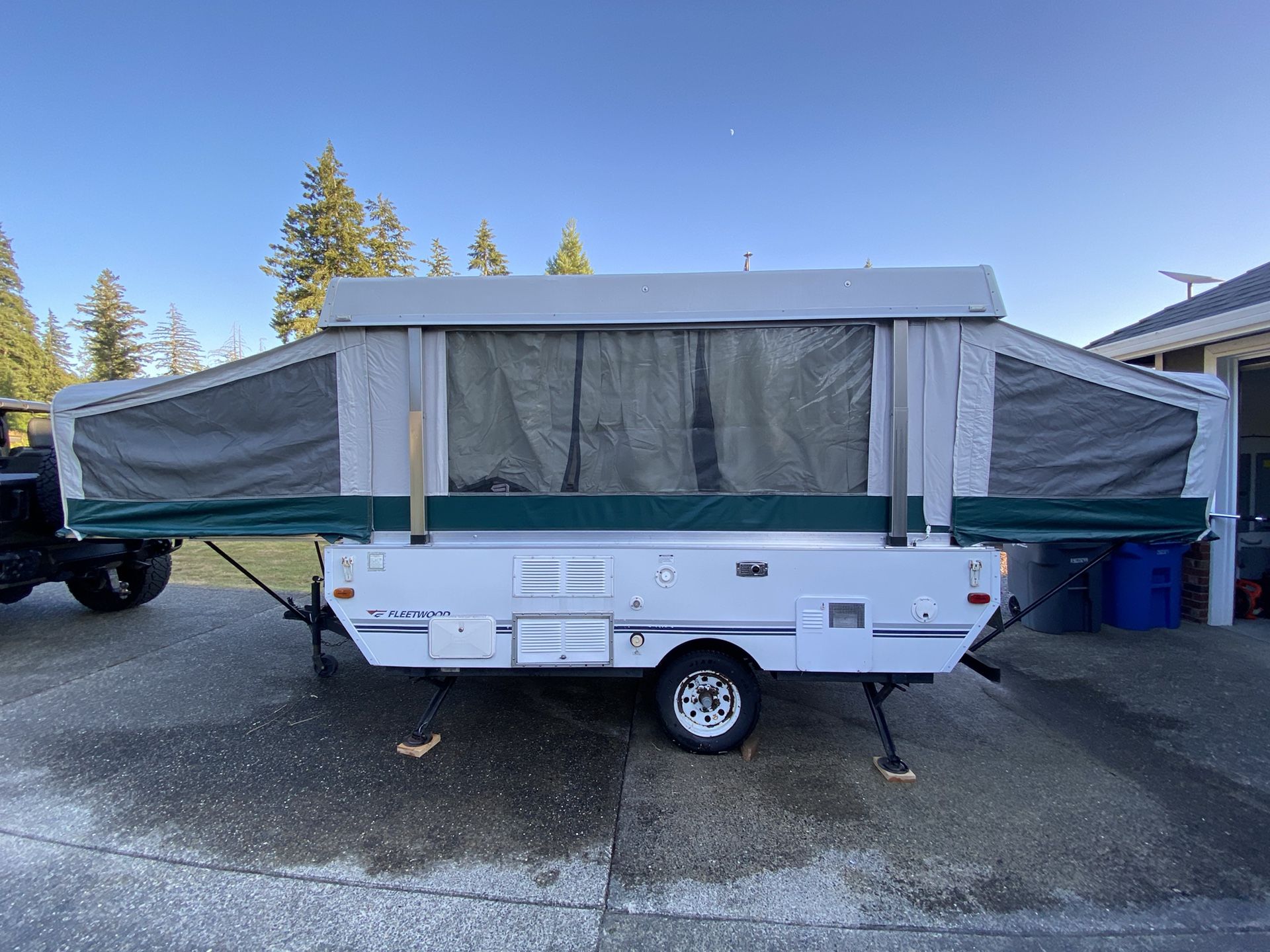 2006 Fleetwood Sea Pine Pop Up - Cross Posted