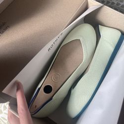 Rothy’s Dour Apple Flats Size 5.5 