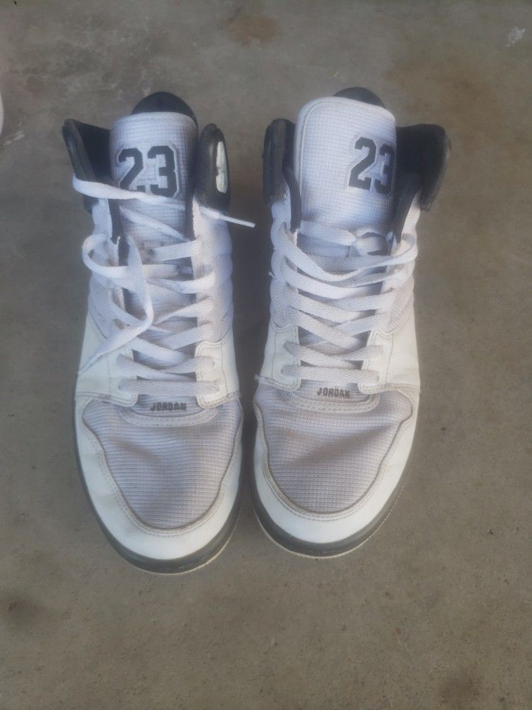 Size 9 Jordan's White