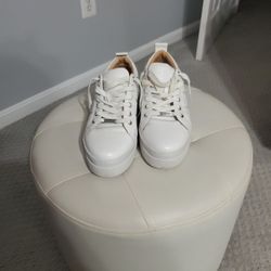 white, low-top sneakers 
