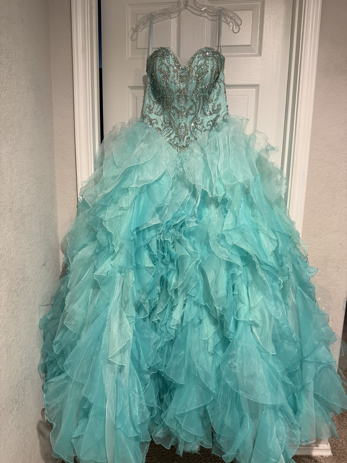 New dress Size 6 Aqua/mint Color