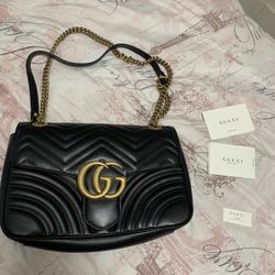 GG Marmont Medium Matelassé Shoulder Bag