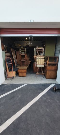 Lots To Pick From Vintage And Mid-century Furniture 