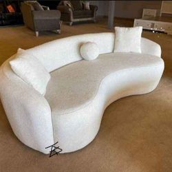 🎀Isabella Upholstered Tight Back Sofa White
Coaster$10 Down Payment Financing And Delivery Available 