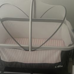 Bassinet.    NEW 