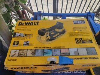 DEWALT
20-Volt Max Cordless GRABO Lifter