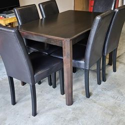 Small Dinning Table With Chairs 