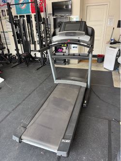 NordicTrack Commercial 2450 Folding Treadmill – Needs Repair