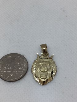 10 K Y Gold Lion Head Charm