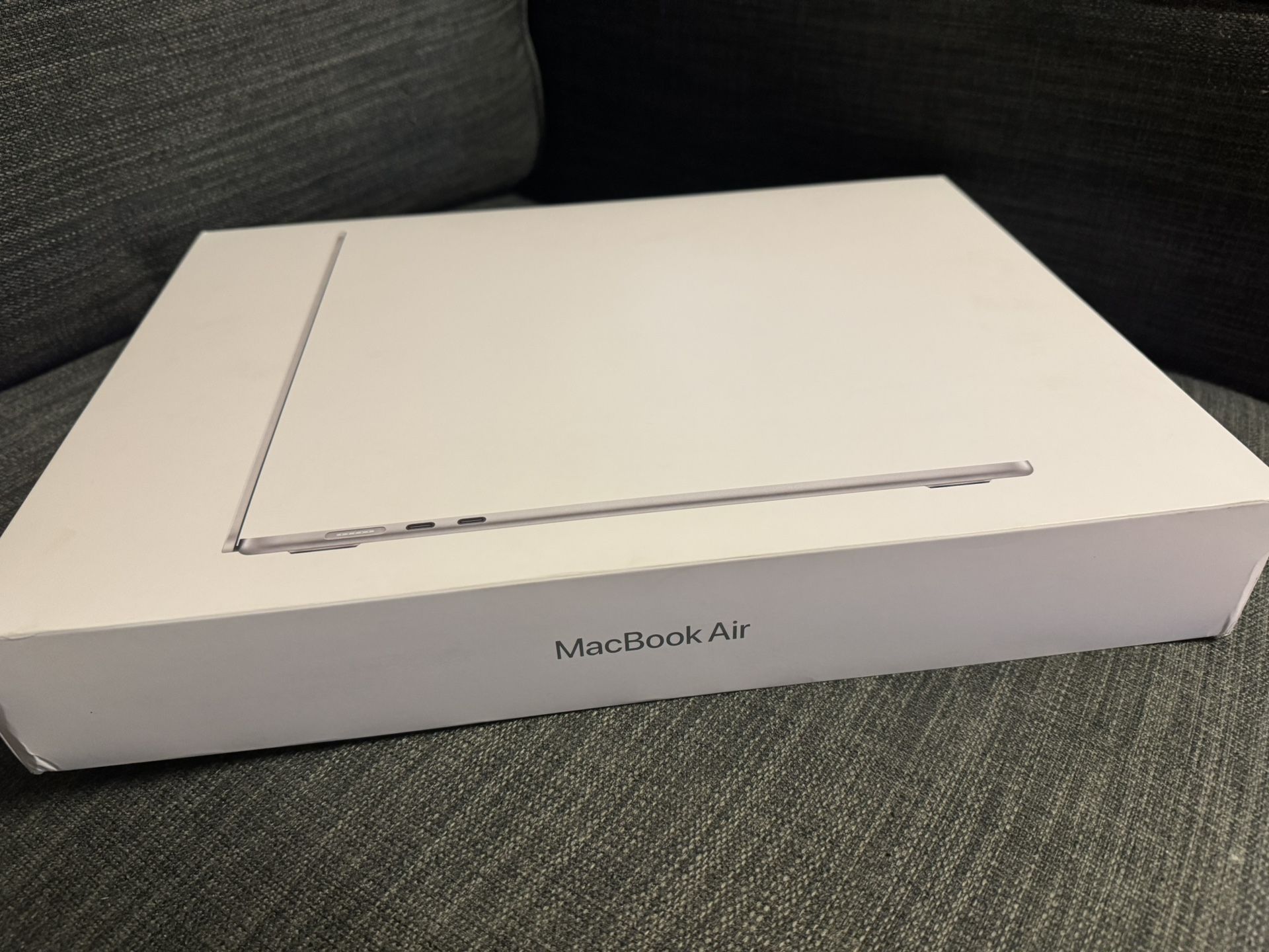 MacBook Air 15-inch Laptop - M3 Chip Built for Apple Intelligence - 16GB Memory - 512GB SSD 