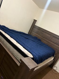 a king size bed w/out mattress