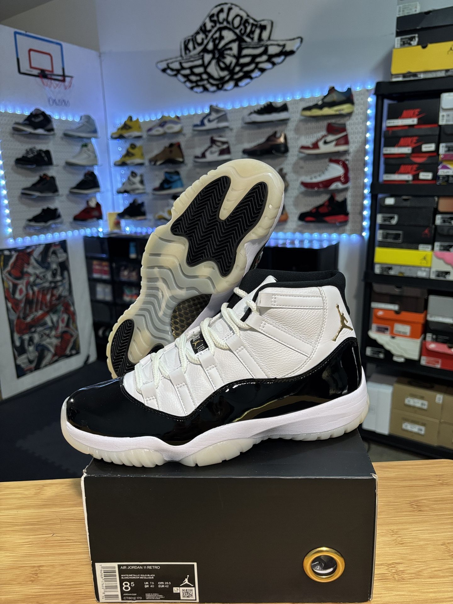 AIR JORDAN 11 RETRO “GRATITUDE” SIZE 8.5
