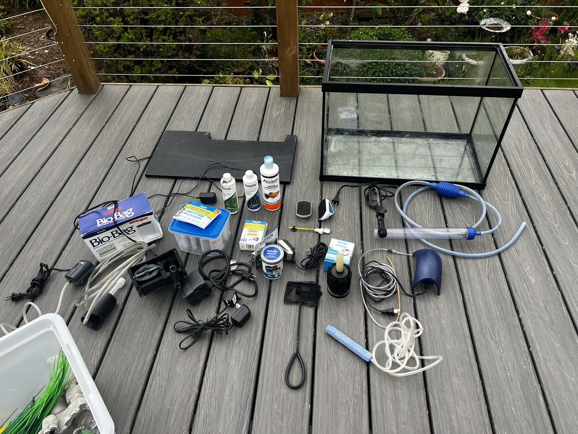 FULL 29 GALLÓN AQUARIUM KIT WITH STAND + MICELLAENOUS ITEMS
