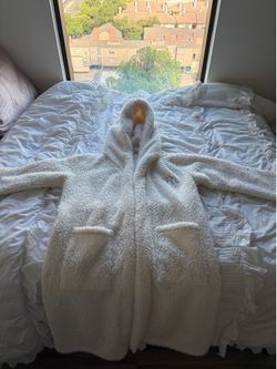 Pottery Barn Teen Fluffy Robe w/ Hood