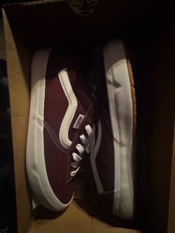 Vans "The Lizzie Low" in Port Royale (Maroon)