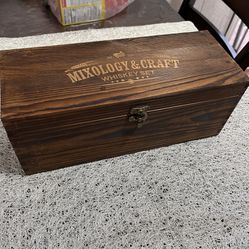 Excellent Condition Whiskey Set 