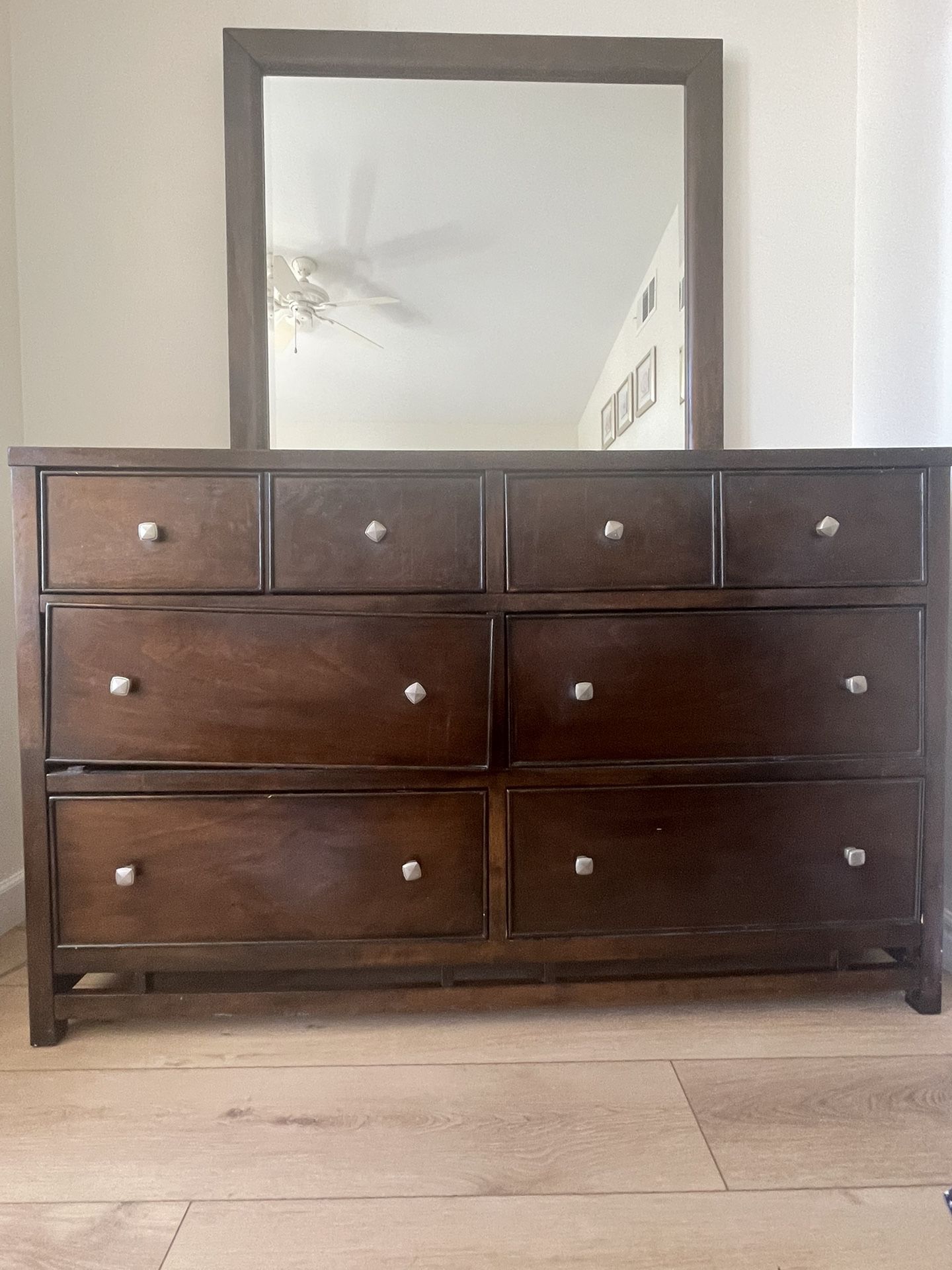 Chest Drawer With Mirror For Sale