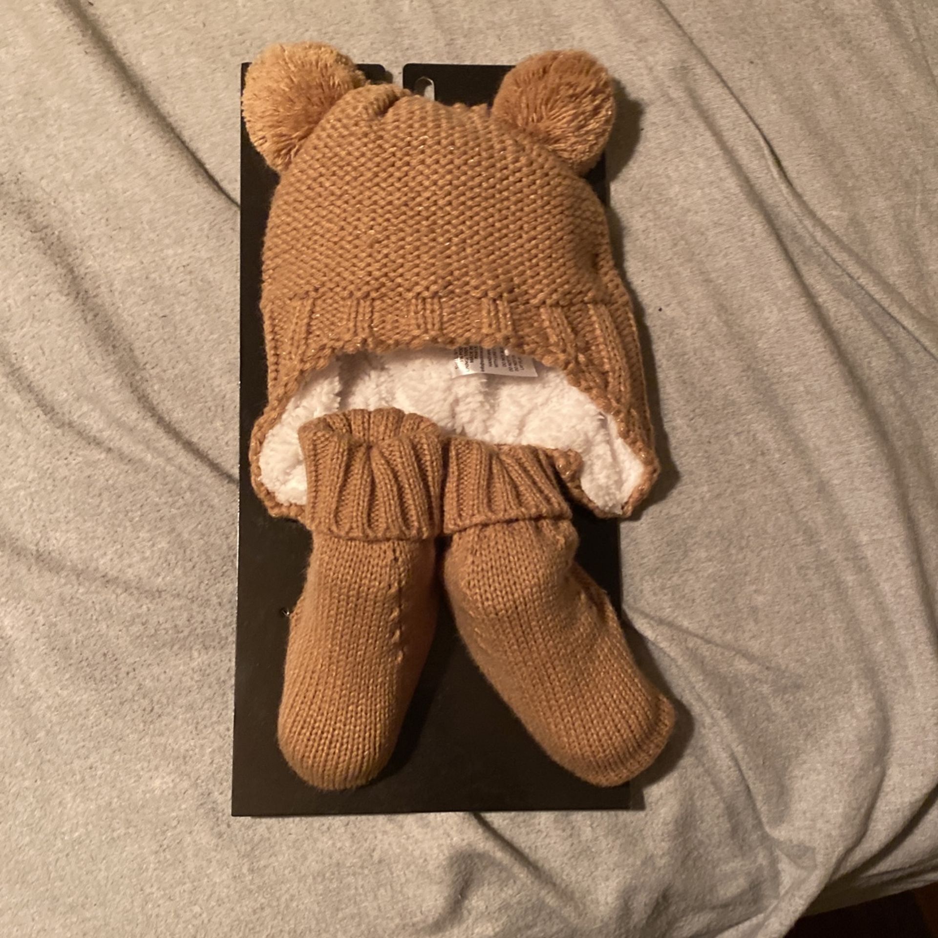 Baby Hat And Booty Set Size 0-12 Months