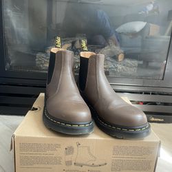 Dr Martens Chelsea Boots