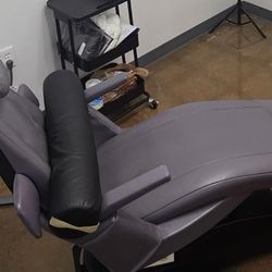 FREE Dental Chair (Great For Salon Services)