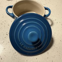 Le Creuset mini stoneware with lid