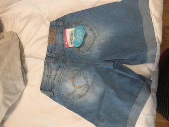 Fashion Nova mid rise shorts size 1