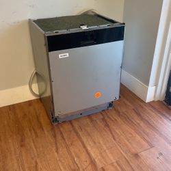 BOSH DISHWASHER 24” PANEL READY OPEN BOX NEVER USED 