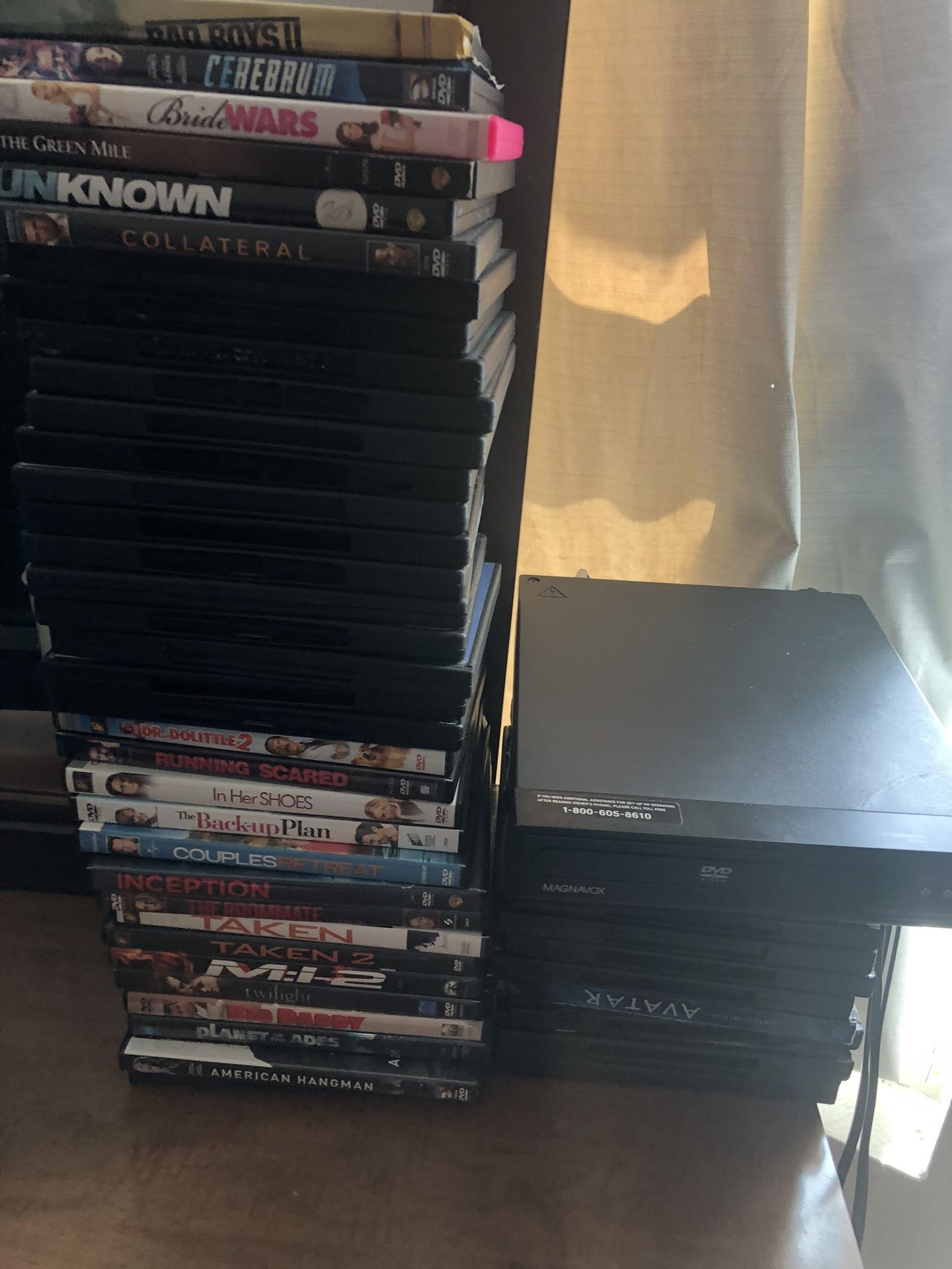 DVD Wit 20 DVD Movies Include