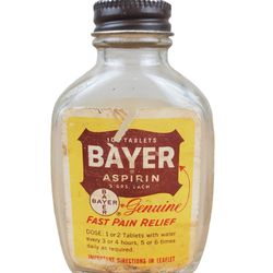 Vintage Bayer Asprin Bottle  - Glass 100 ct Embossed
