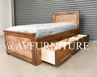 Twin Bed w 3 Drawers and Mattress