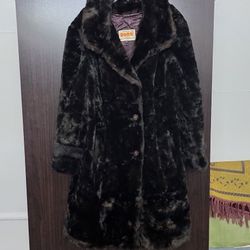 Luxury Vintage-Style  Fur Long Coat – Warm & Elegant