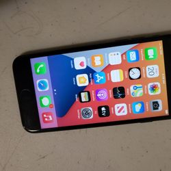 Apple iPhone 7 128 GB UNLOCKED. COLOR BLACK. WORK VERY WELL. GOOD CONDITION. 