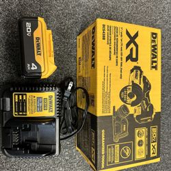 Dewalt DCS438B & DCB204 Battery & DCB115