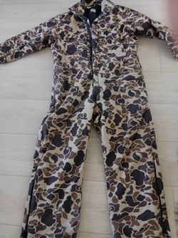 Cabela's camo suit extra large