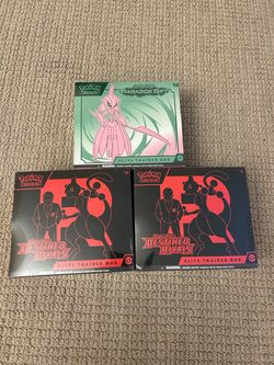 Pokemon ETBs Destined and Paradox