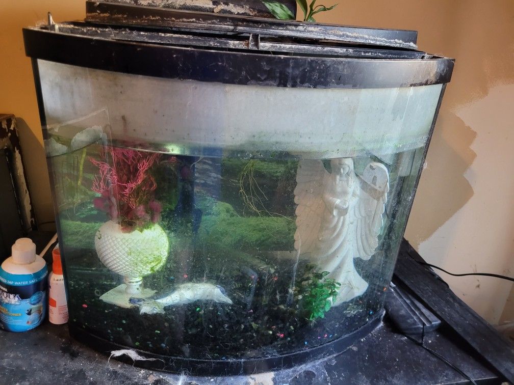 Aquarium 26 Gallon with Lid and Filter
