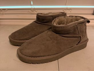 Cushionaire Grey Steel Color Faux Suede Mini Boots Size 8