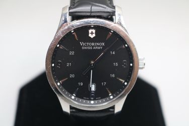Victorinox Swiss Army Model 241475 Black Dial Watch