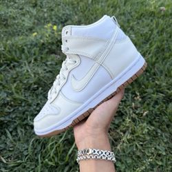 Nike Dunk High W “Sail Gum” Size 4.5Y/6W