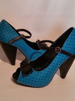 New TUKS blue polka dot heels Sz 8