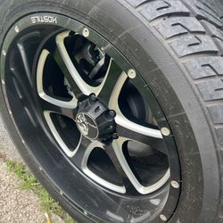 RAM  1500. Chevrolet. 1500