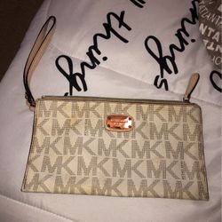 Michael Kors wristlet